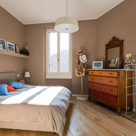 アパート Porta Romana Modern And Cosy ミラノ