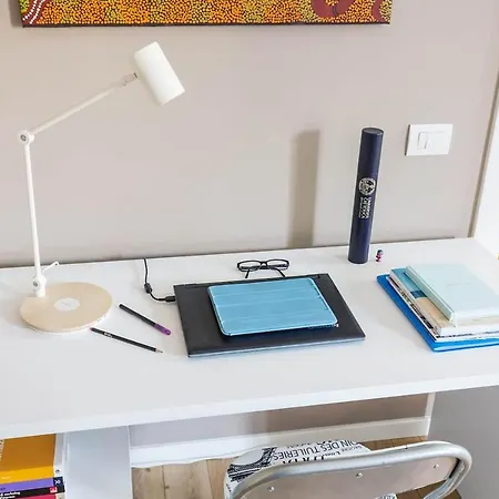 Porta Romana Modern And Cosy アパート ミラノ