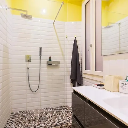 Porta Romana Modern And Cosy アパート